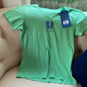 The brand is Life is good, the size: m, and the condition: new.